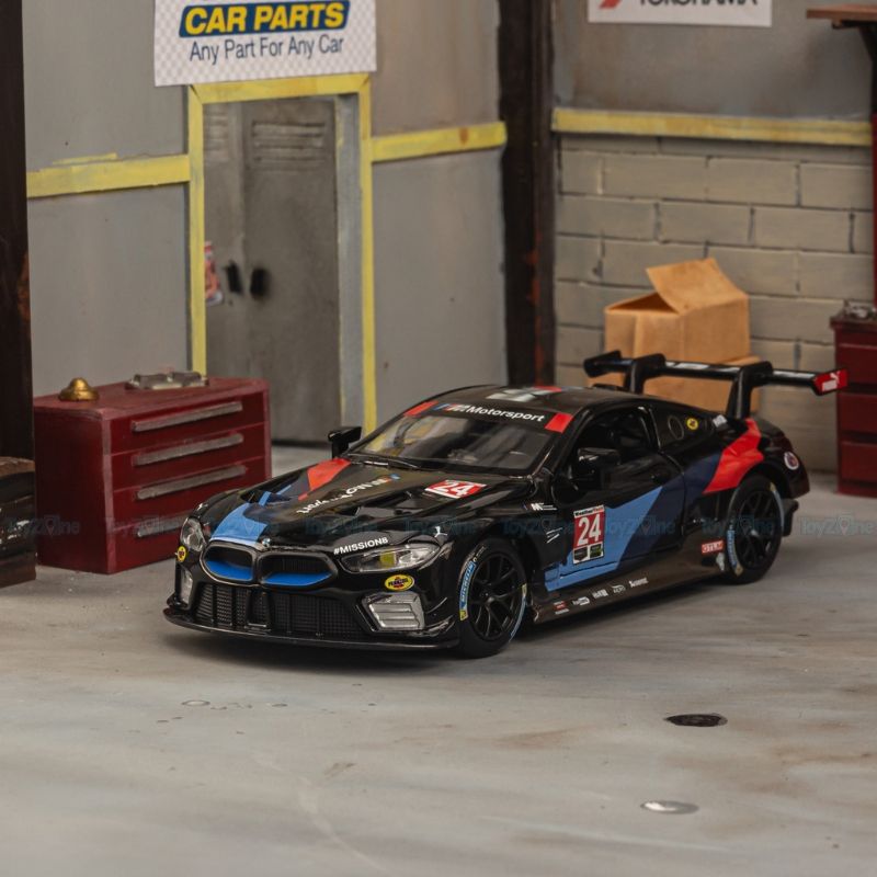  Mô hình xe BMW M8 GTE 1:32 HUADAWEI 