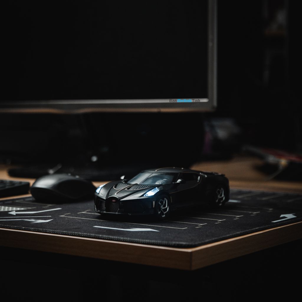 Mô hình xe Bugatti La Voiture Noire 1:24 Alloy Model