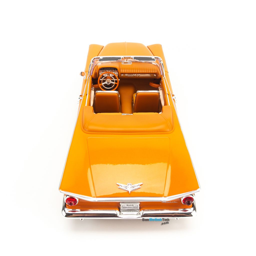 Mô hình xe Buick 225 Convertible 1959 1:18 Road Eagle