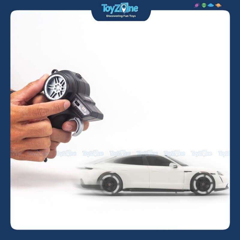  Mô hình xe điều khiển Porsche Taycan Turbo S 1:24 Maisto 