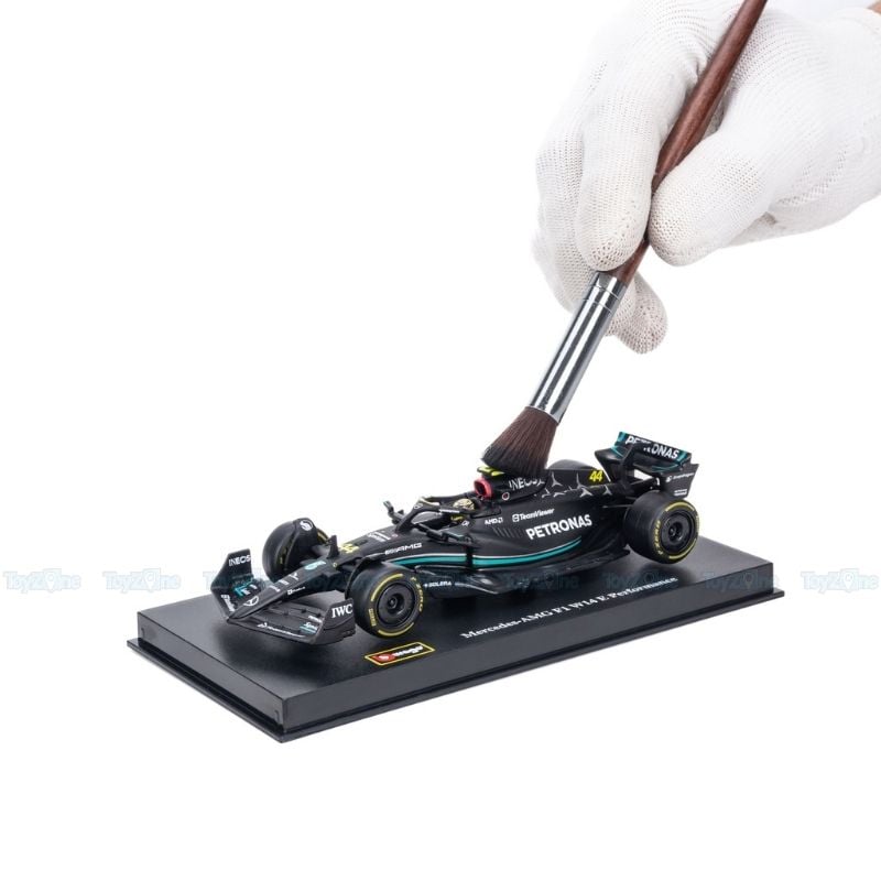  Mô hình xe F1 Mercedes-AMG W14 E Performance 1:43 BBURAGO 