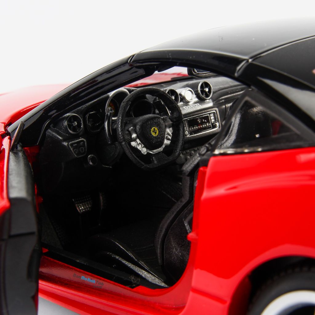 Mô hình xe Ferrari California T - Closed Top 1:18 Bburago Red (7)