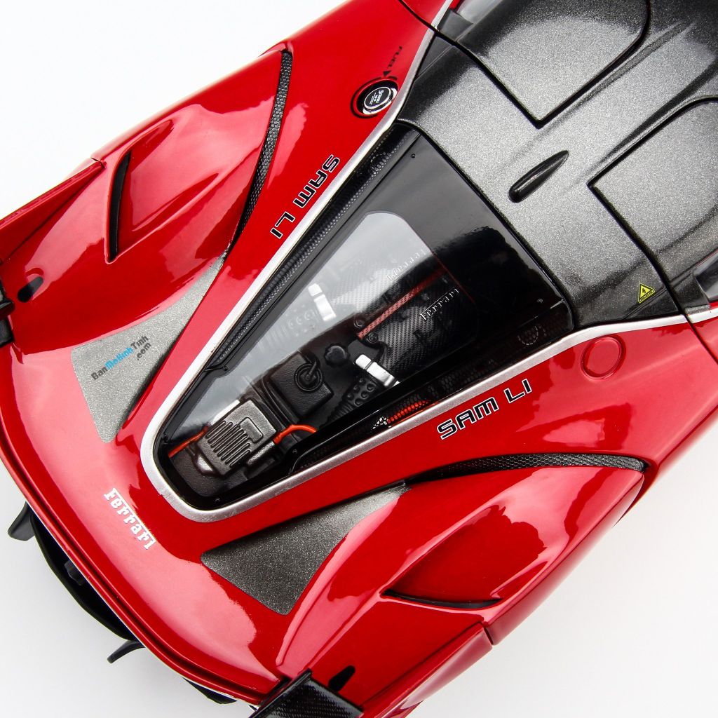 Mô hình xe Ferrari FXX K No.88 Red 1:18 Bburago Signature (13)