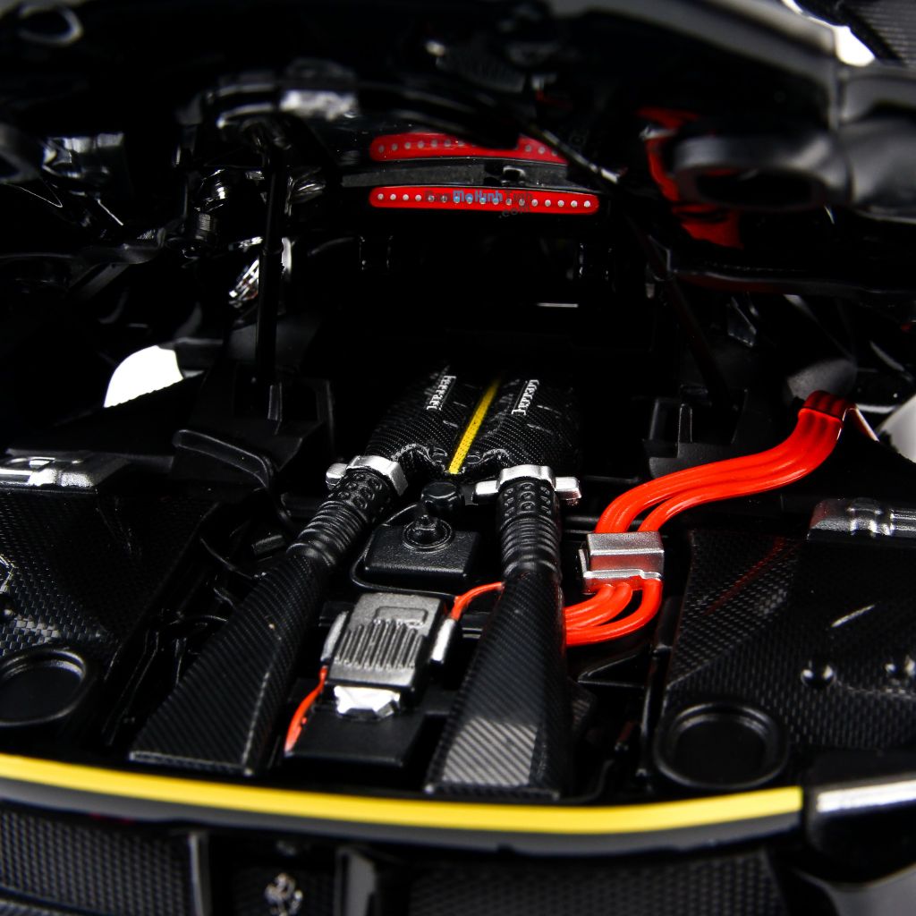 Mô hình xe Ferrari FXX K Signature Black 1:18 Bburago