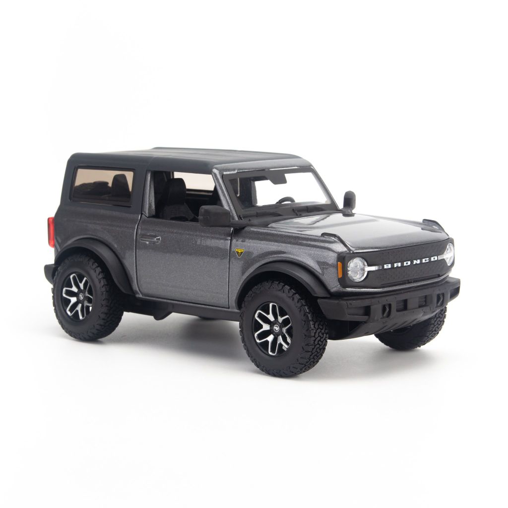 Mô hình xe Ford Bronco Badlands 2021 1:24 Maisto 31530