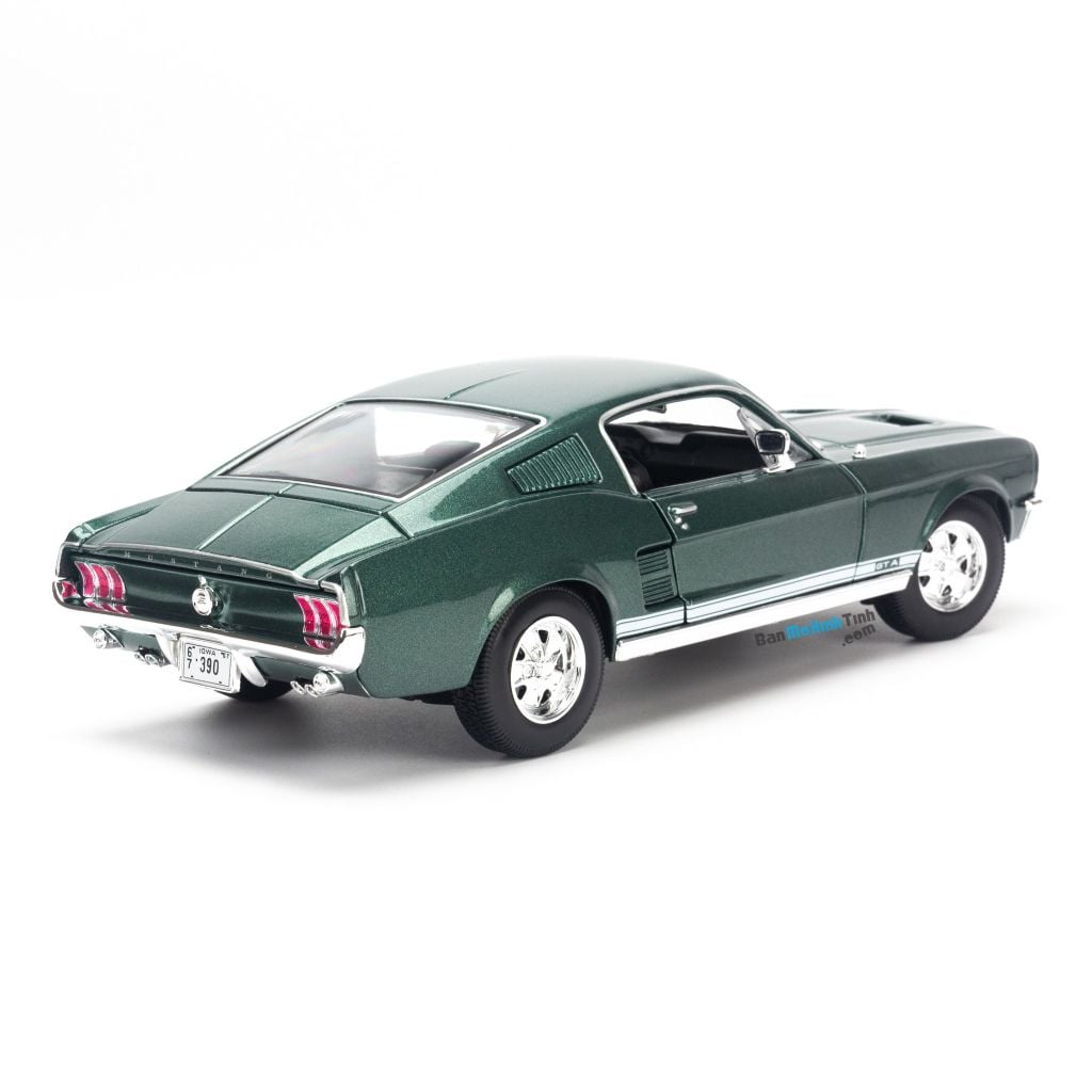  Mô hình xe Ford Mustang GTA Fastback 1967- 1:18 Maisto - 31166 
