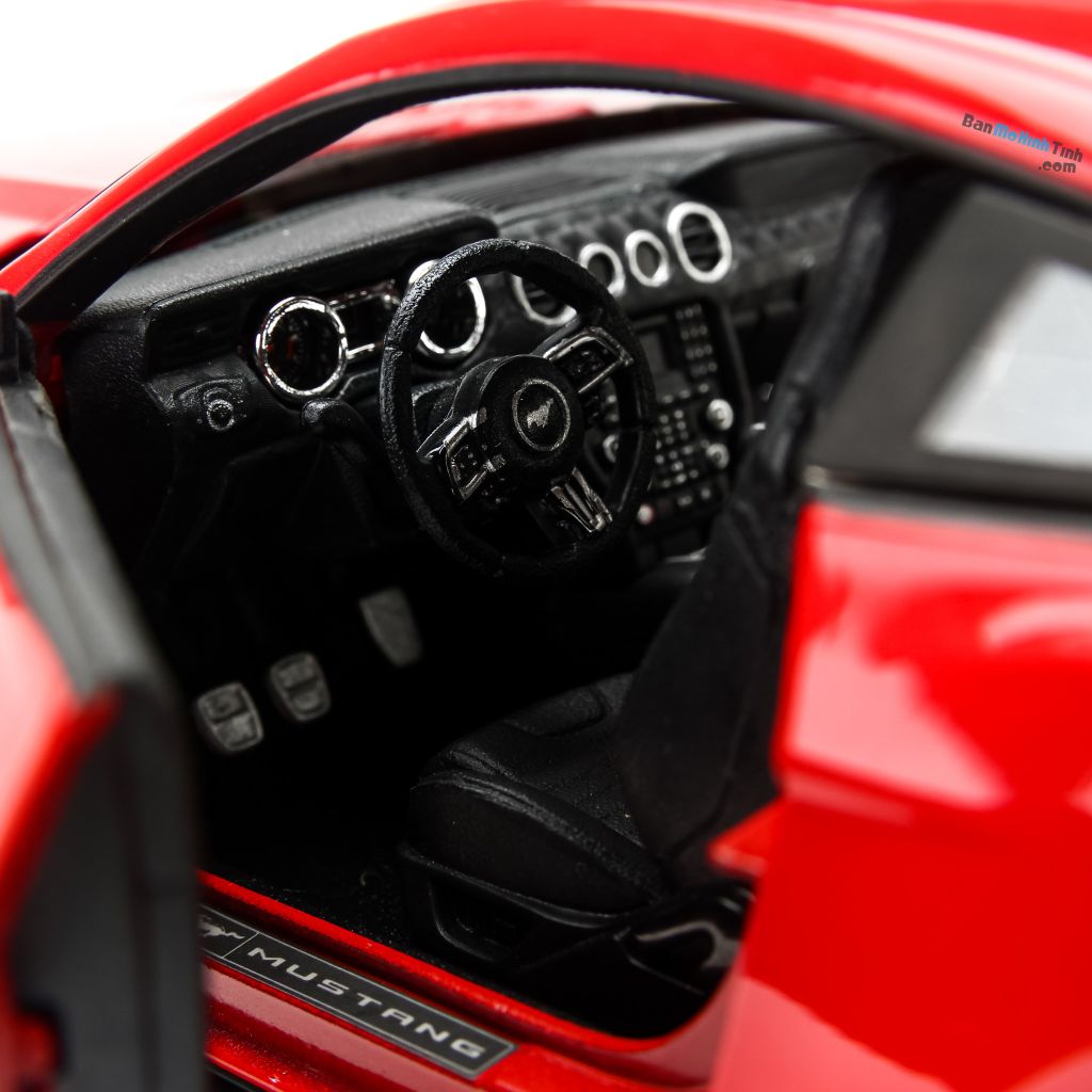  Mô hình xe Ford Mustang 2015 GT 1:18 Maisto 