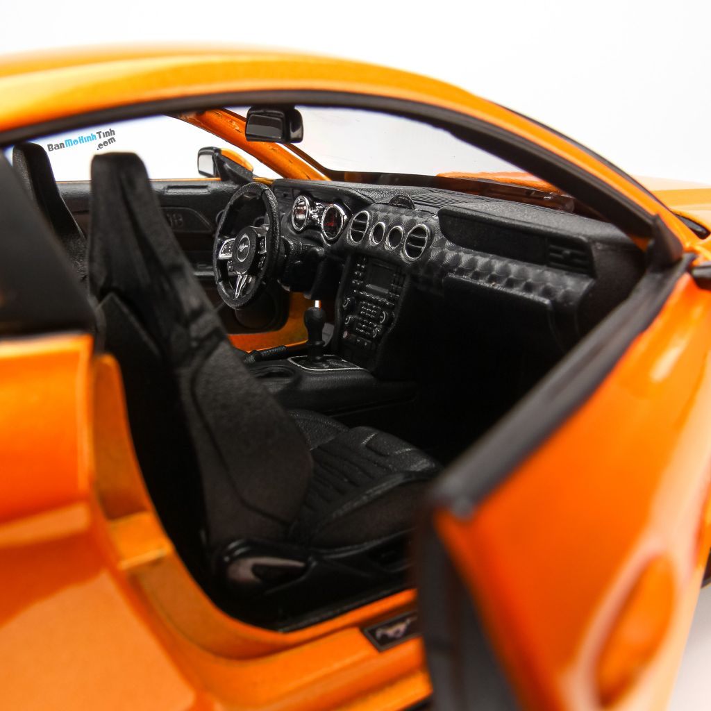  Mô hình xe Ford Mustang 2015 GT 1:18 Maisto 