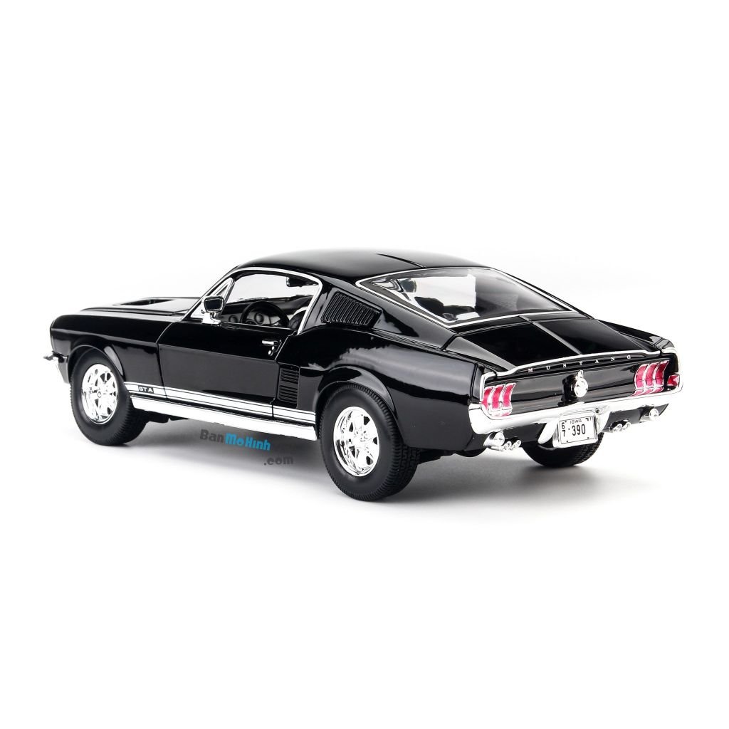  Mô hình xe Ford Mustang GTA Fastback 1967- 1:18 Maisto - 31166 