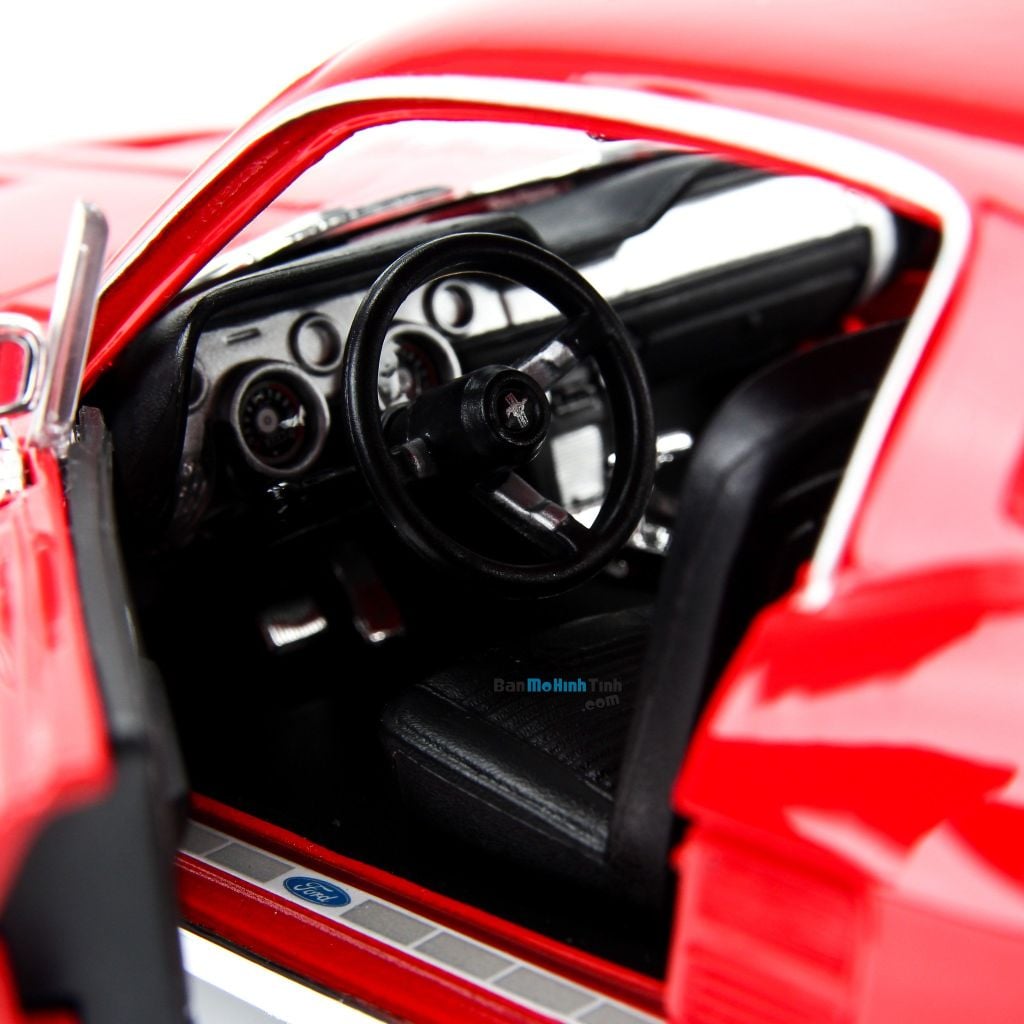  Mô hình xe Ford Mustang GTA Fastback 1967- 1:18 Maisto - 31166 