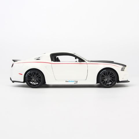 Modellauto Ford Mustang Street Racer 2014 grün metallic Modellauto 1:24