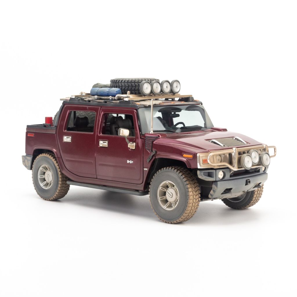 Mô hình xe Hummer H2 Old Version 1:18 Maisto Red