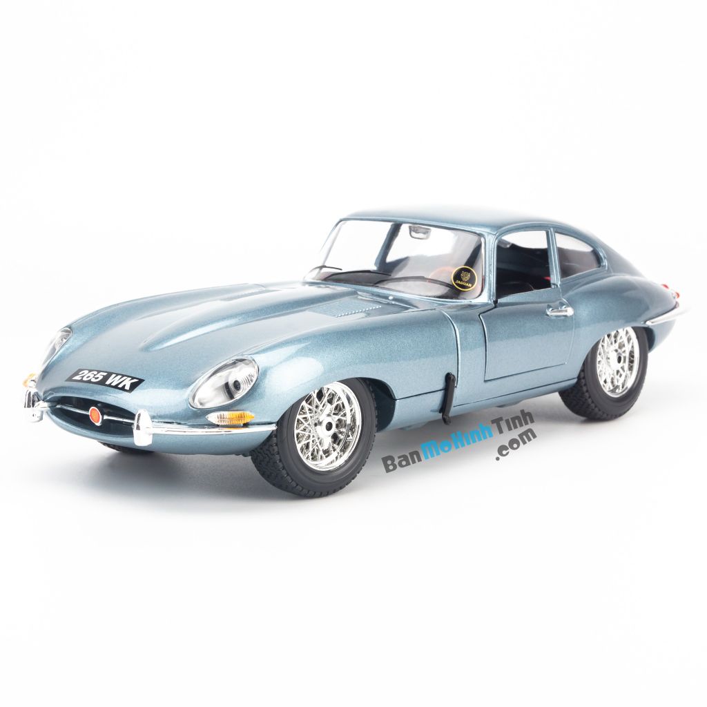 Mô hình xe Jaguar E-Type Coupe 1:18 Bburago Silver/Blue (1)