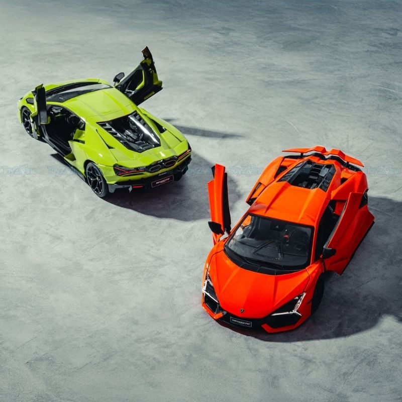 Mô hình xe Lamborghini Revuelto 1:18 Maisto