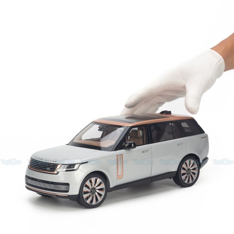 Mô hình xe Land Rover Range Rover SV 2022 1:18 LCD