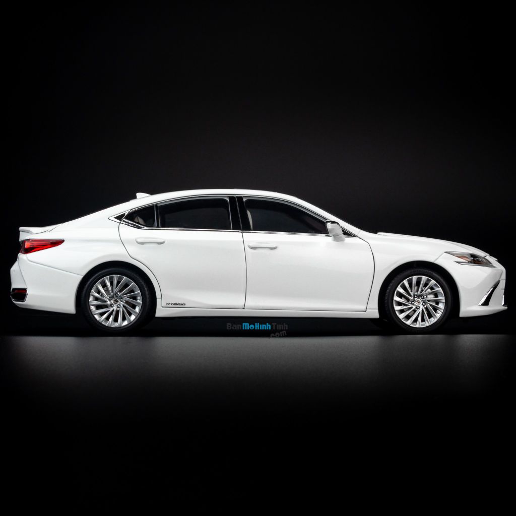 Mô hình xe Lexus ES300h White 1:18 Dealer (28)