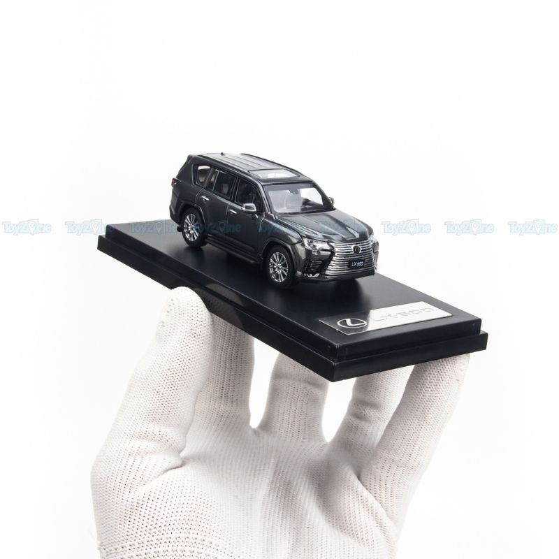 Mô hình xe Lexus LX600 1:64 LCD