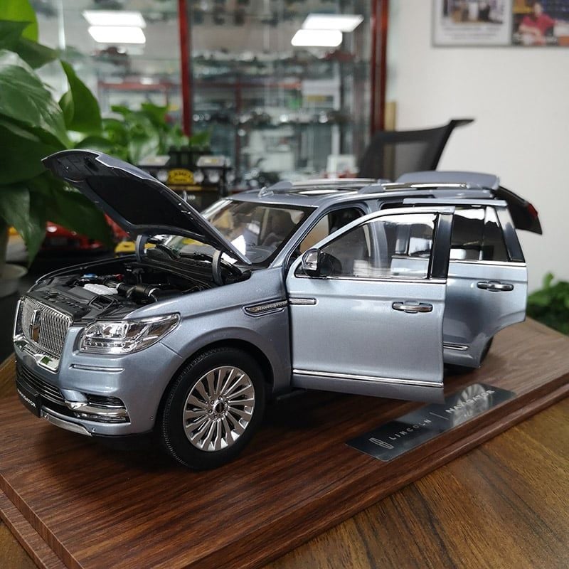 Xe mô hình Lincoln Navigator TL 118  Mô hình thu nhỏ