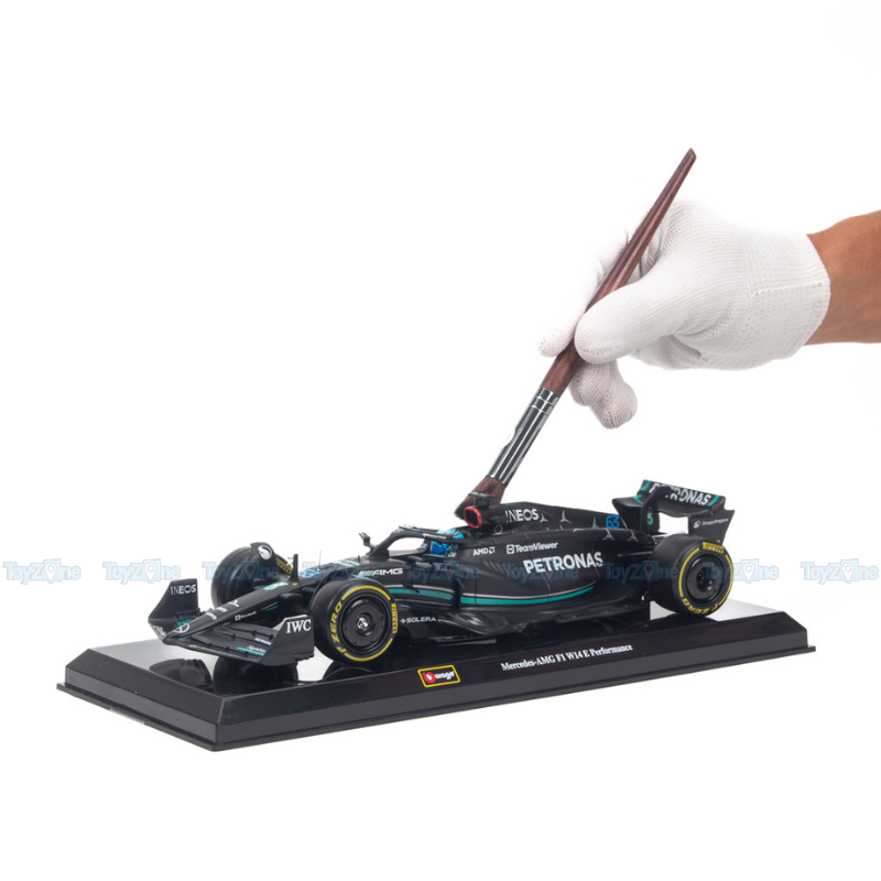  Mô hình xe Mercedes AMG F1 W14E 2023 1:24 Bburago 