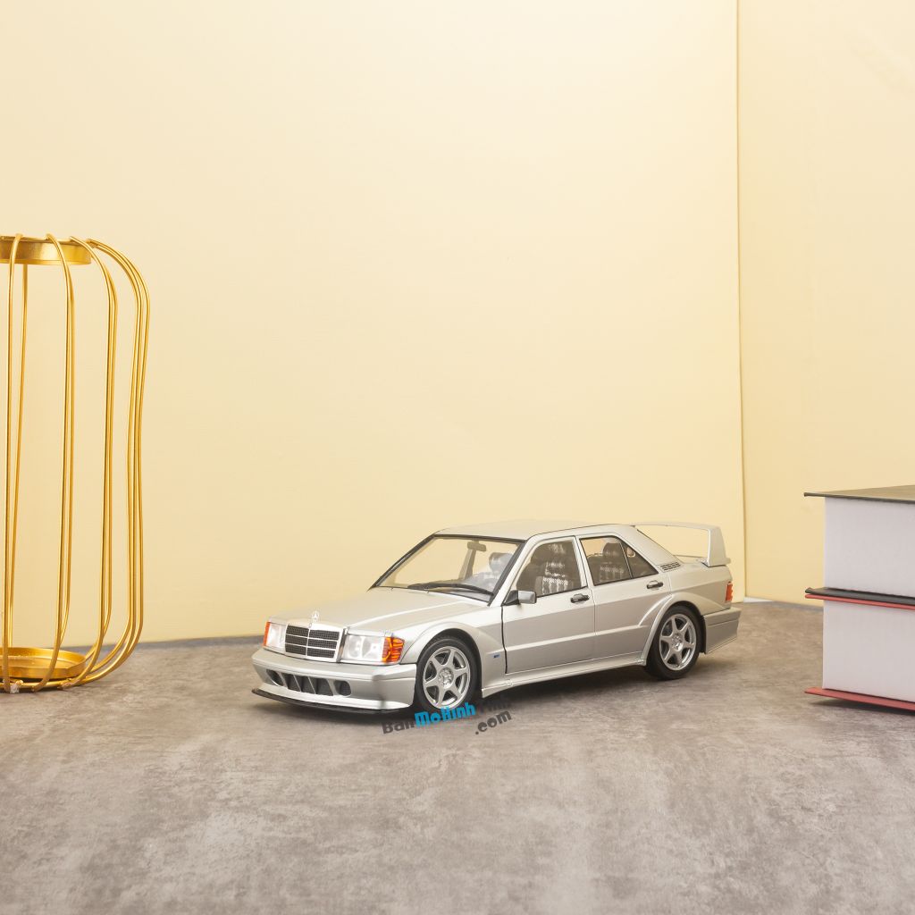 Mô hình xe Mercedes Benz 190E W201 EVO 1:18 Solido