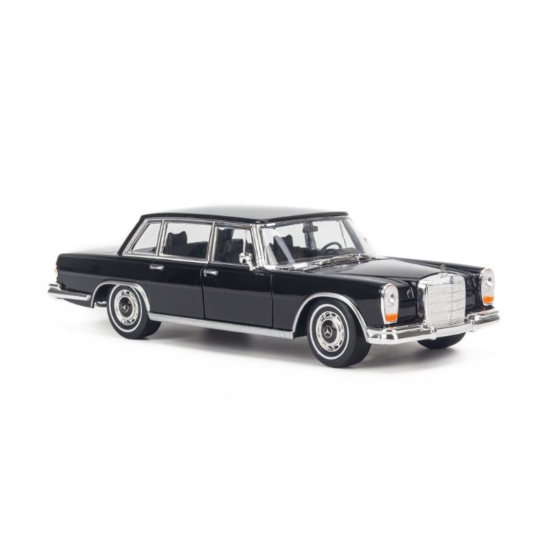 Mô hình xe Mercedes Benz 600 1963 1:24 Welly