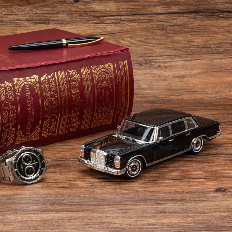 Mô hình xe Mercedes Benz 600 1963 1:24 Welly