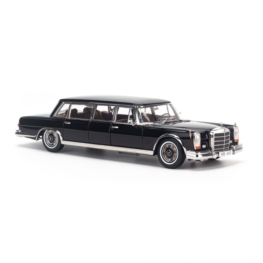 Mô hình xe Mercedes Benz 600 LWB Pullman 1966 1:18 Sunstar