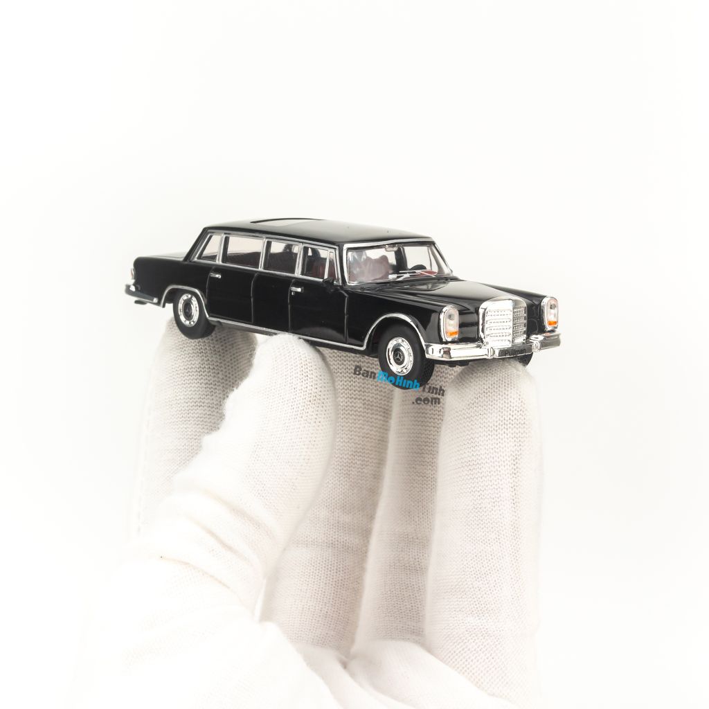 Mô hình xe Mercedes Benz 600 Pullman W100 1966 1:64 DCT