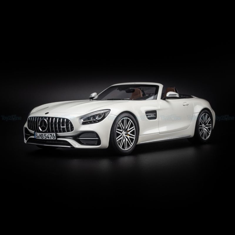 Mô hình xe Mercedes-Benz GTC 2019 1:18 Norev