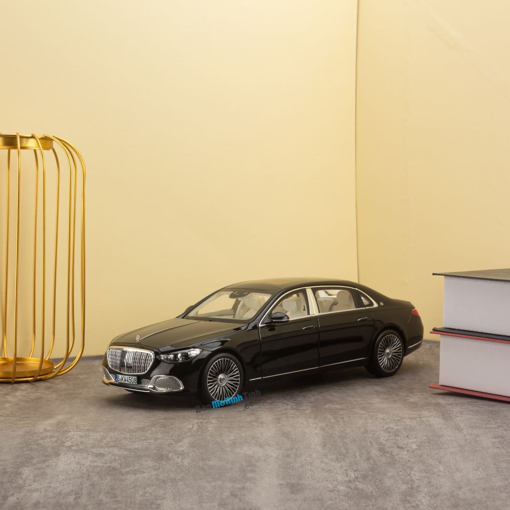 Mô hình xe Mercedes Maybach S680 W223 2021 1:18 Norev