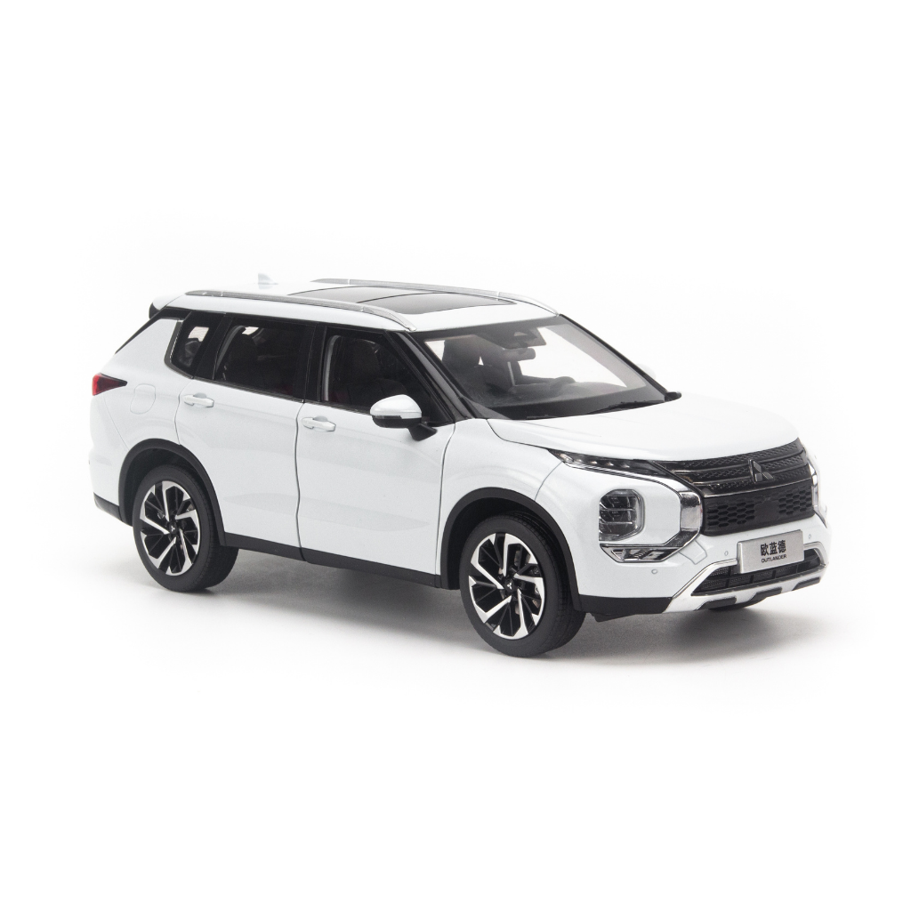  Mô hình xe Mitsubishi Outlander 2023 1:18 Dealer 