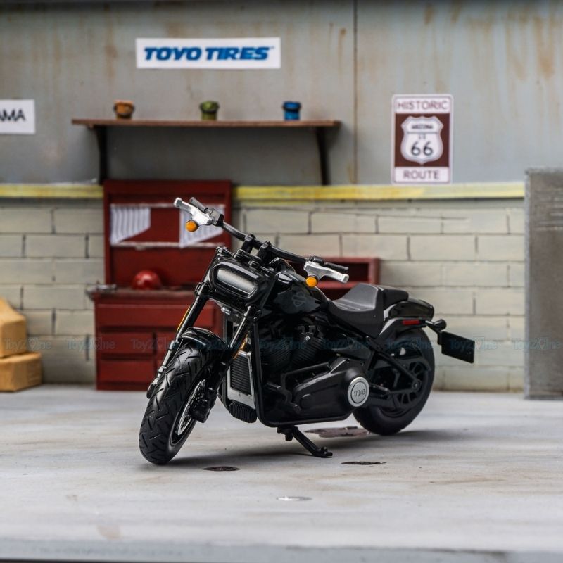 Mô hình xe mô tô Harley-Davidson Fat Bob 114 2022 1:18 MAISTO