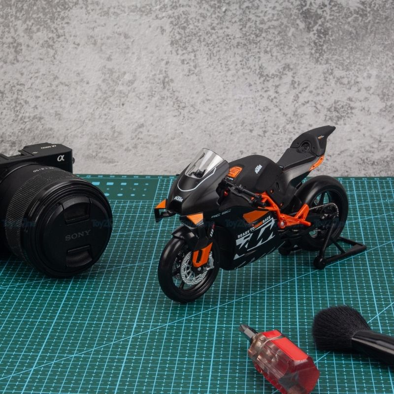 Mô hình xe mô tô KTM RC 8C 1:12 Welly