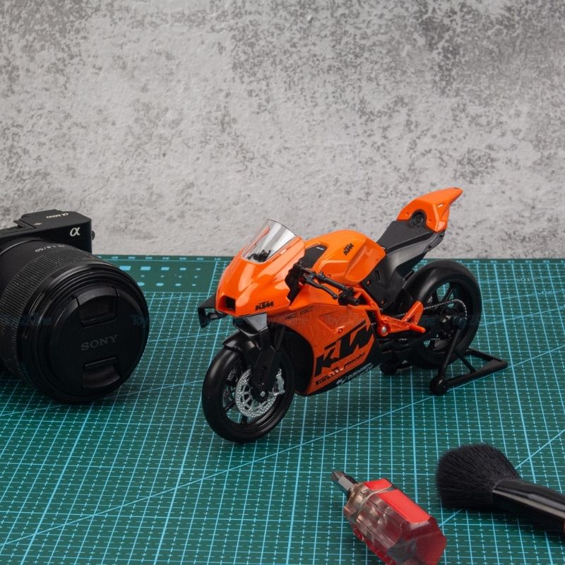 Mô hình xe mô tô KTM RC 8C 1:12 Welly
