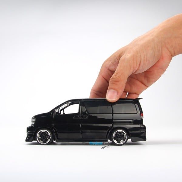 Mô hình xe Nissan Fabulous APE50 Elgrand 1:32 Jackiekim