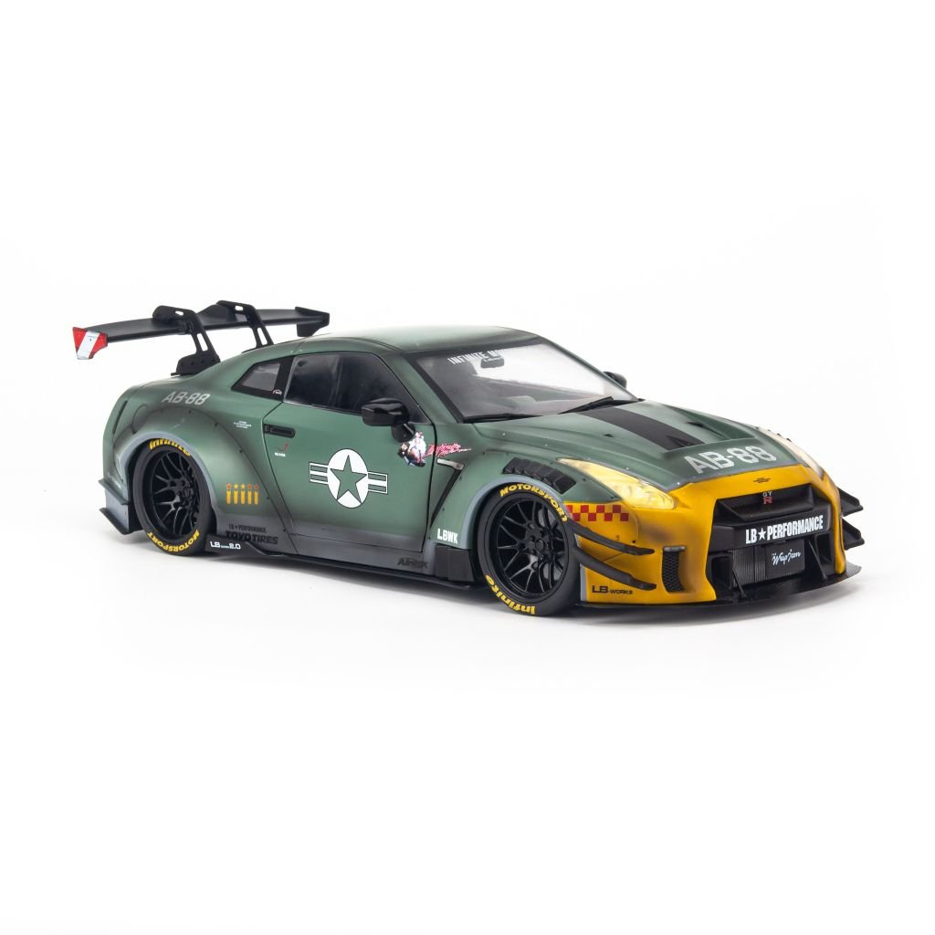  Mô hình xe Nissan GT-R R35 Liberty Walk 1:18 Solido 