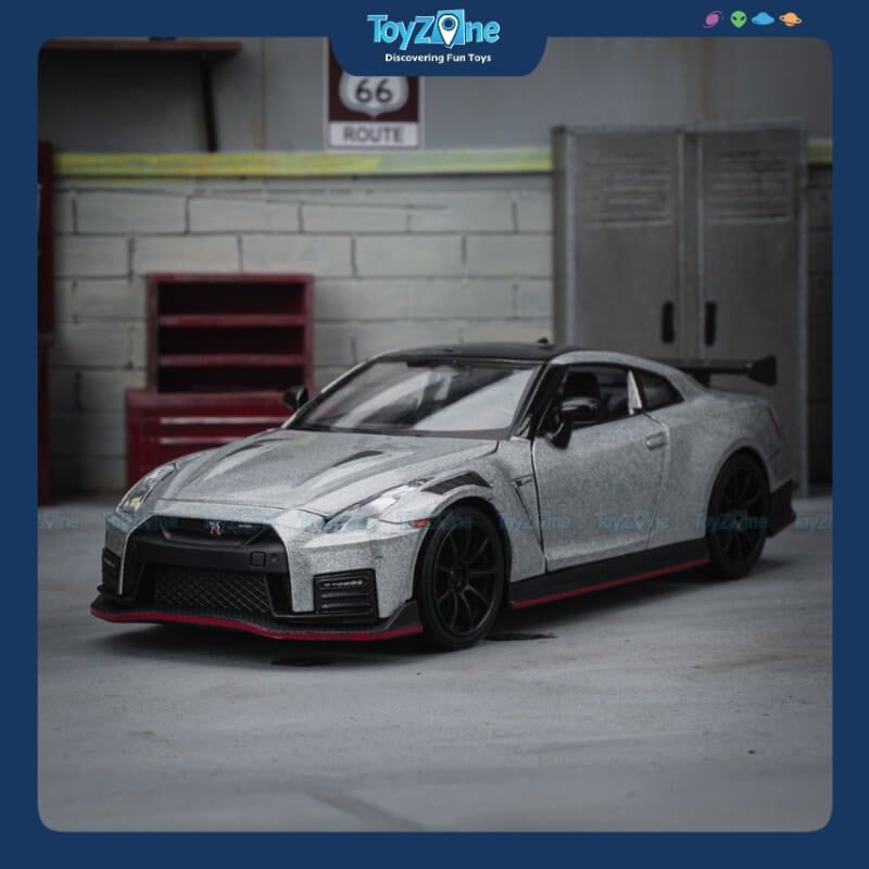  Mô hình xe Nissan GTR R35 Nismo 1:32 HUADAWEI 