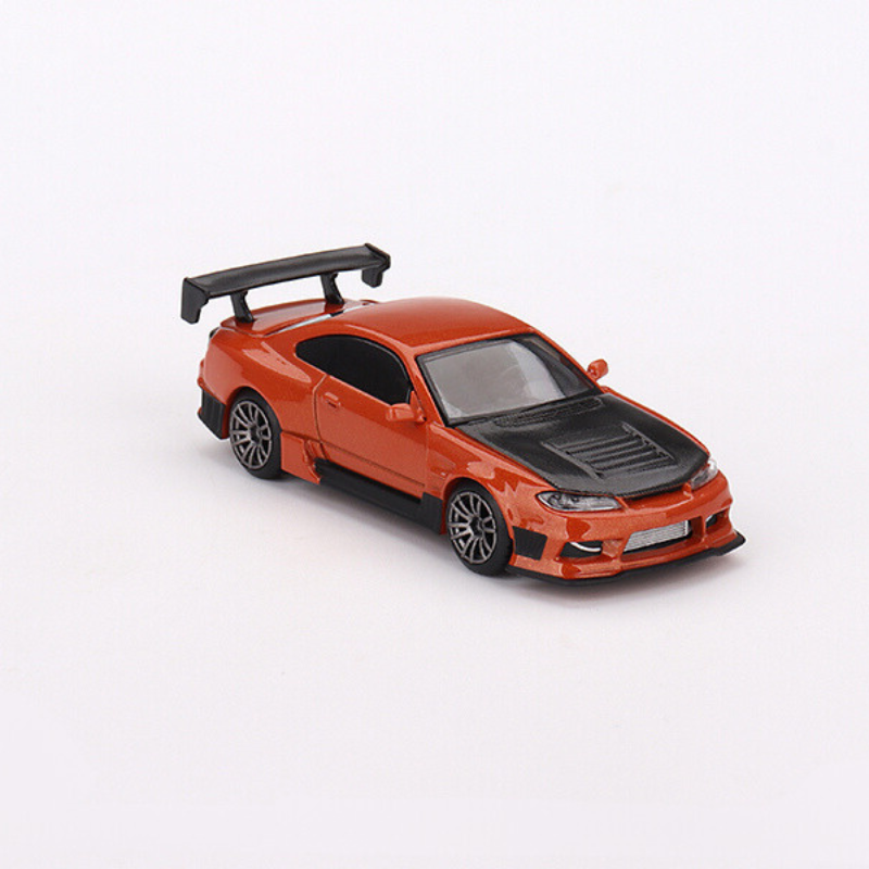 Mô hình xe Nissan Silvia S15 D-MAX 1:64 MiniGT