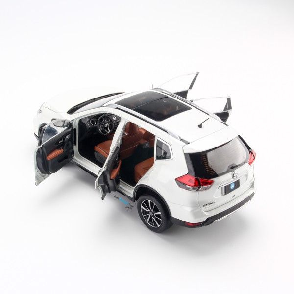Mô hình xe Nissan X-Trail 1:18 Paudi