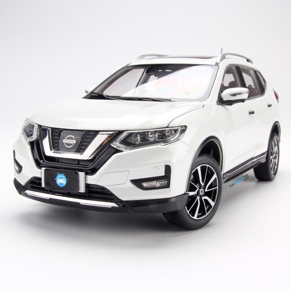 Mô hình xe Nissan X-Trail 1:18 Paudi