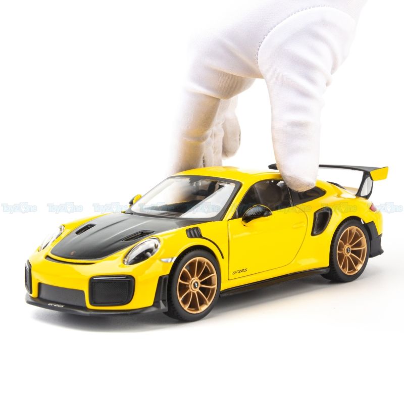  Mô hình xe Porsche 911 GT2 RS 1:24 MAISTO 