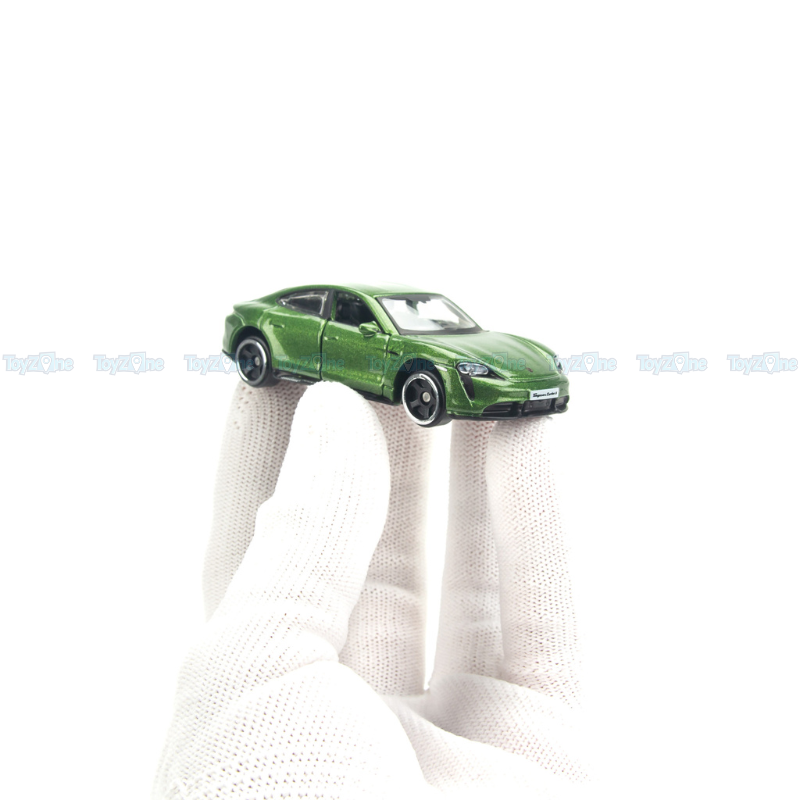 Mô hình xe Porsche Taycan Turbo S 1:64 Bburago