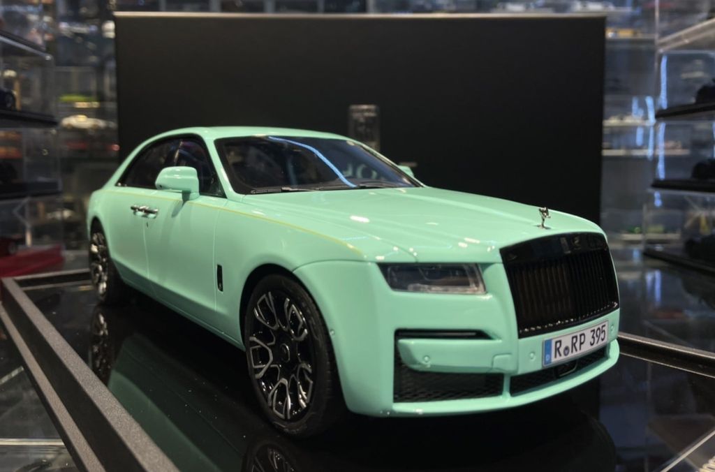 Mô hình xe Rolls Royce Ghost 2022 1:18 MotorHelix 