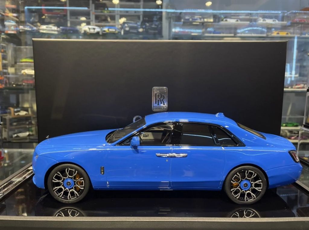 Mô hình xe Rolls Royce Ghost 2022 1:18 MotorHelix 