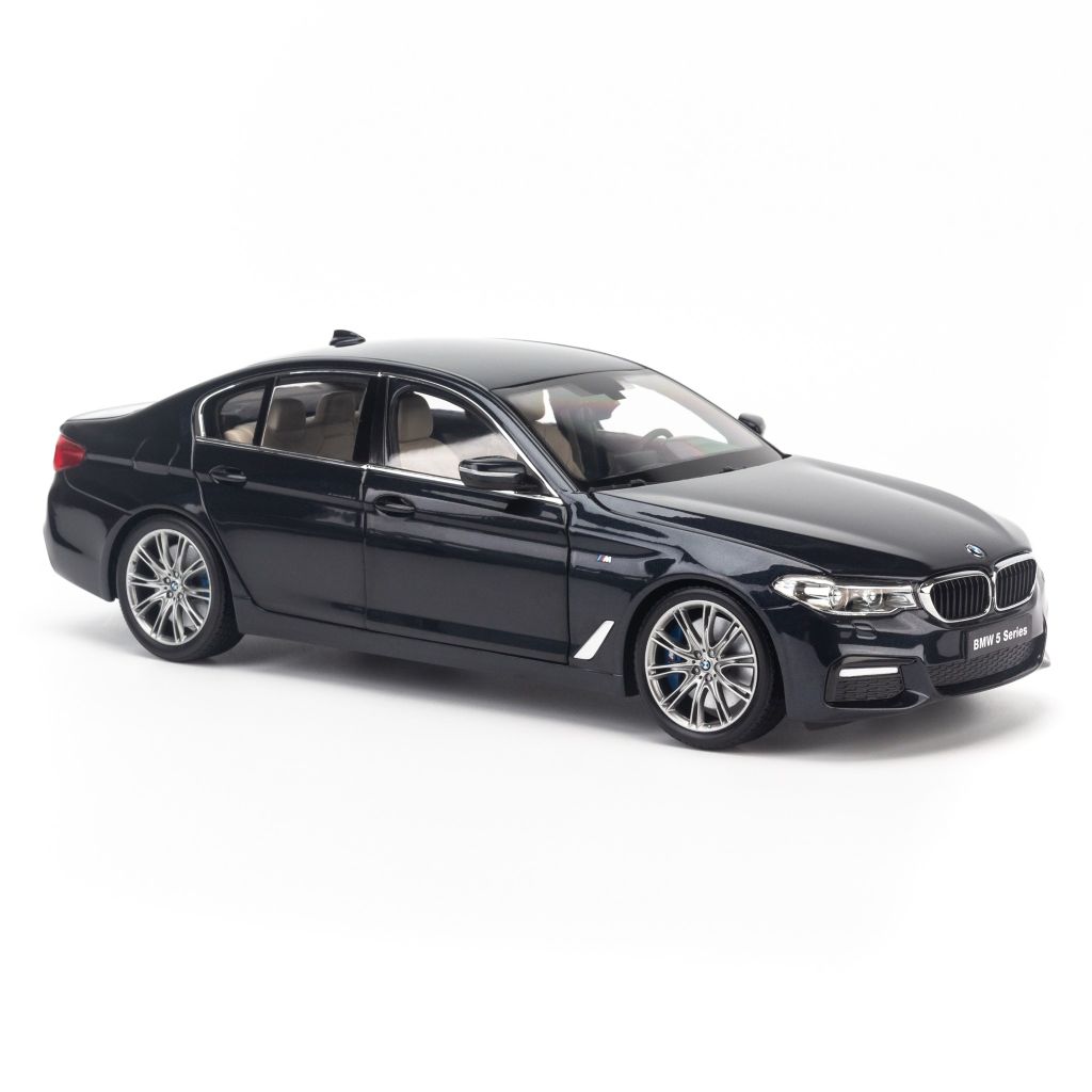  Mô hình xe BMW 5 Series 2019 1:18 Kyosho 