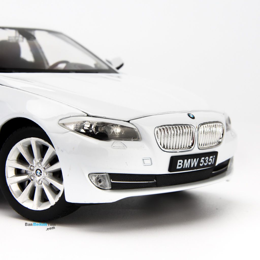  Mô hình xe BMW 535i 1:24 Welly- 24026 