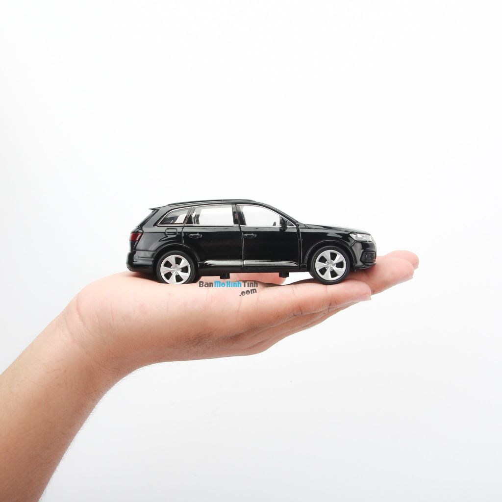 Mô hình xe suv Audi Q7 1:36 Welly Black (10)
