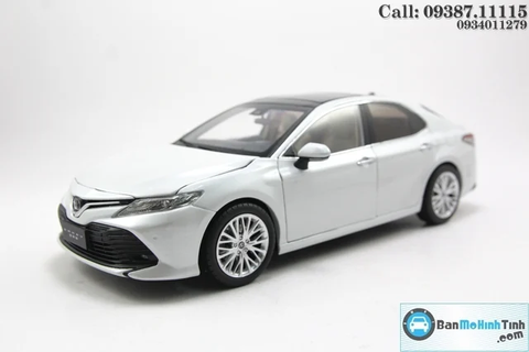 Mô hình xe Toyota Camry 2018 - 2019 1:18 Paudi