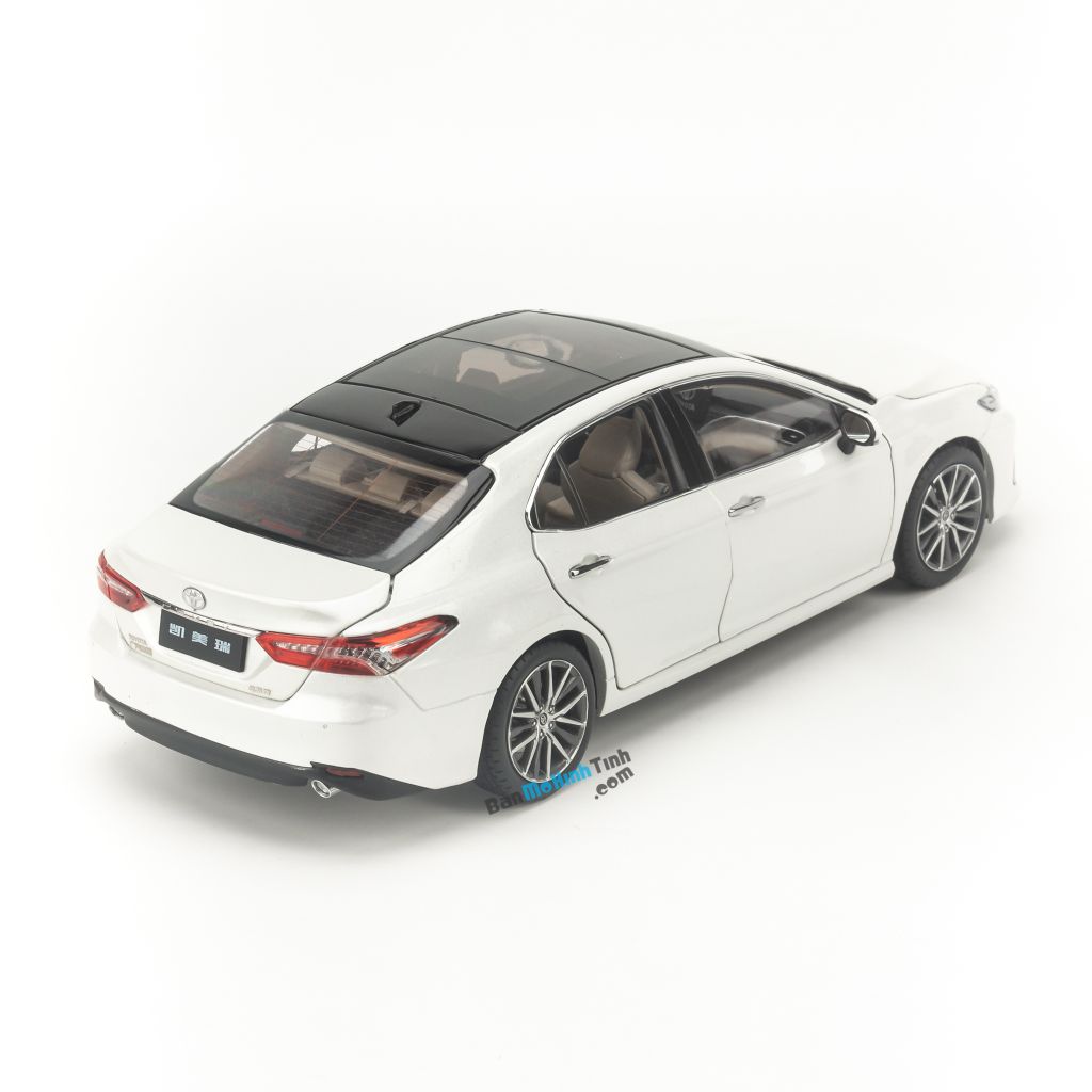  Mô hình xe Toyota Camry 2021 1:18 Paudi 