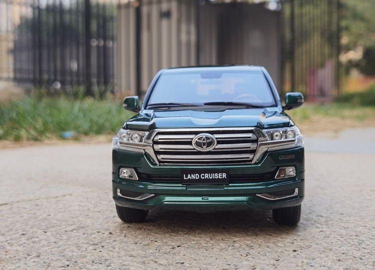 Mô hình xe Toyota Land Cruiser LC200 1:18 Kengfai – banmohinhtinh.com